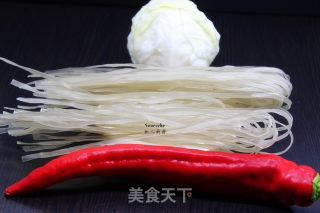 香辣炒红薯粉的做法步骤：1