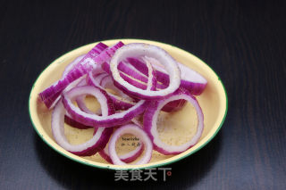酥炸洋葱圈的做法步骤：2