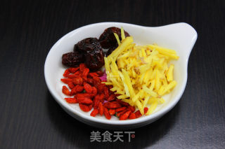 枸杞桂圆红糖茶的做法步骤：2