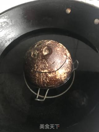 椰子炖乌鸡汤的做法步骤：5