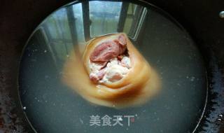 重庆传统乡宴菜——肘子的做法步骤：1