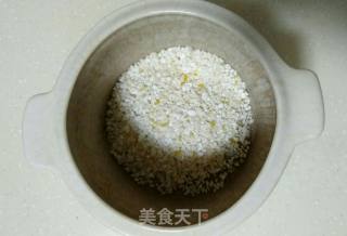懒人煲粥（黑米糯米粥，白糯玉米碴子粥）的做法步骤：2