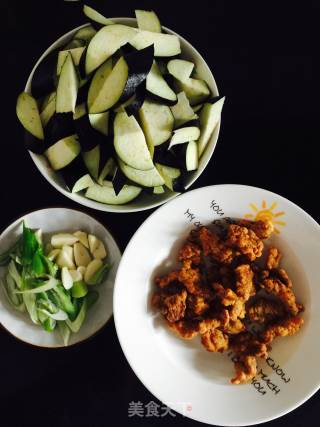 肉段烧茄子的做法步骤：1