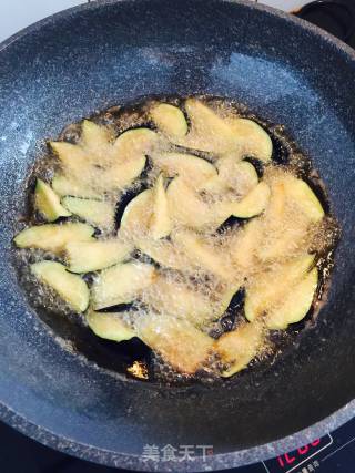 肉段烧茄子的做法步骤：2