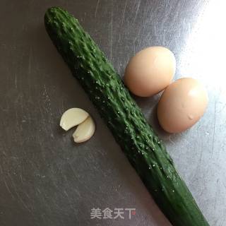 黄瓜炒鸡蛋的做法步骤：1