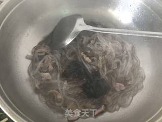 韭菜炒粉条的做法步骤：5