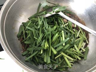 韭菜炒粉条的做法步骤：6