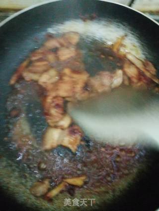 豆瓣酱五花肉炒花菜的做法步骤：5