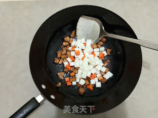 黑椒肉粒炒年糕的做法步骤：9