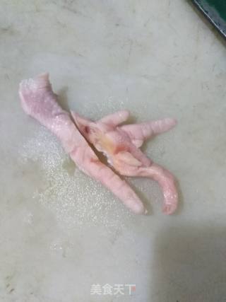 捞拌凤爪的做法步骤：2