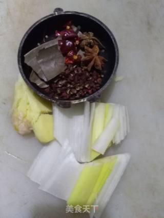 捞拌凤爪的做法步骤：3