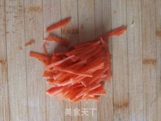 炝拌绿豆芽的做法步骤：3