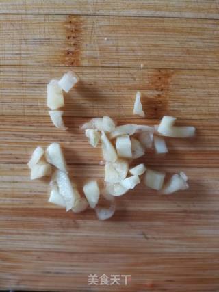 炝拌绿豆芽的做法步骤：4