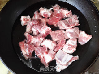 浓情排骨汤的做法步骤：2