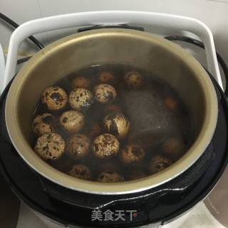 卤鹌鹑蛋的做法步骤：6