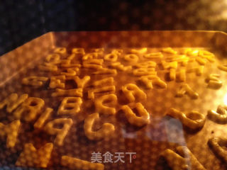 新年快乐字母饼干的做法步骤：12