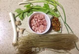 来一碗好吃的炸酱红薯粉的做法步骤：1