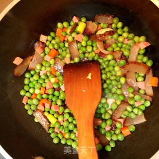 豌豆炒腊肉的做法步骤：10