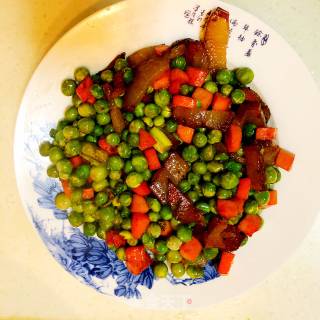 豌豆炒腊肉的做法步骤：11