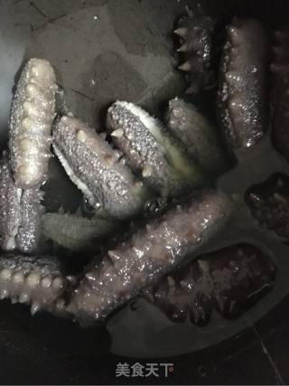 花样美食之葱烧海参的做法步骤：1