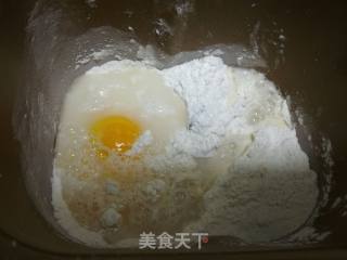#花样美食#金枪鱼火腿披萨的做法步骤：2