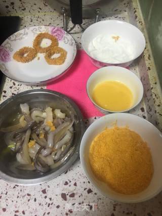 黄金鱿鱼圈的做法步骤：5