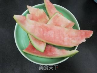 凉拌西瓜皮的做法步骤：1