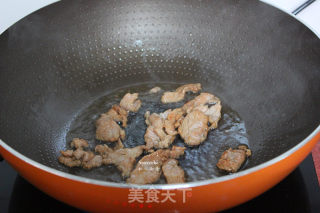 瘦肉炒云南小瓜的做法步骤：4