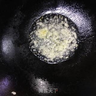 清炒豌豆苗的做法步骤：3