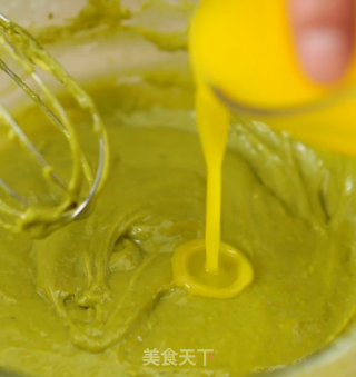 不用烤箱的伦敦新上线网红 巧克力抹茶千层的做法步骤：3