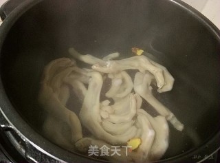 泡椒鸭掌的做法步骤：2