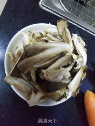 平菇炒菠菜的做法步骤：2