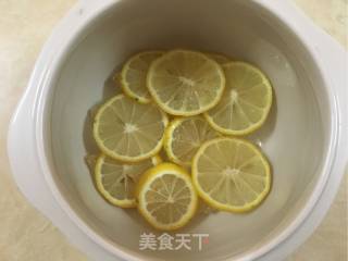 冰糖炖柠檬的做法步骤：4