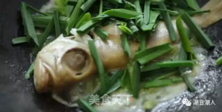 潮音潮人：蒜香红目鲢的做法步骤：6