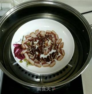 原味蒸广式腊肉的做法步骤：2