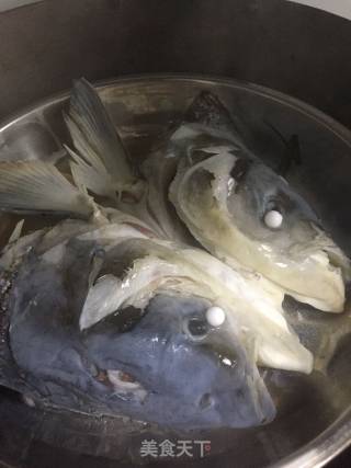 剁椒鱼头的做法步骤：5