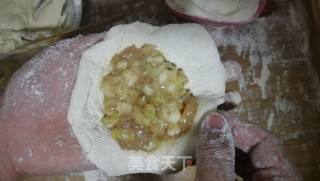 白菜虾仁馅饼的做法步骤：4