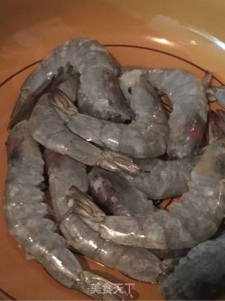 葱油大虾的做法步骤：1