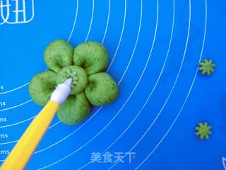 “花样美食”梅花馒头的做法步骤：5