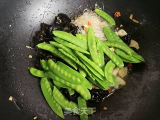 花样美食:荷兰豆木耳烧粉丝的做法步骤：12