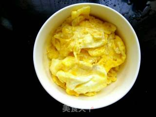 #花样美食#海鲜菇炒鸡蛋的做法步骤：5
