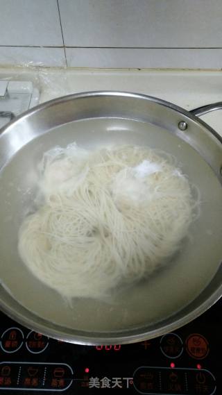 麻油卧蛋面的做法步骤：5
