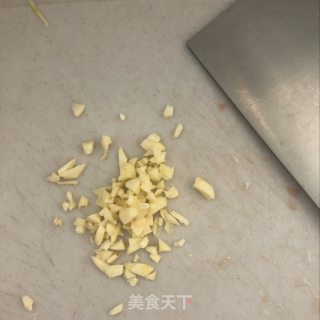 蒜薹炒肉的做法步骤：1
