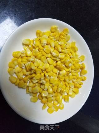 玉米炒西兰花的做法步骤：1