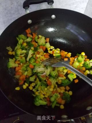 玉米炒西兰花的做法步骤：6