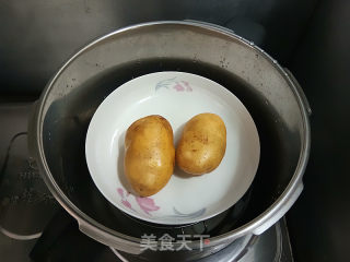 土豆沙拉的做法步骤：2