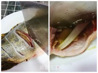 清蒸鲑鱼的做法步骤：1