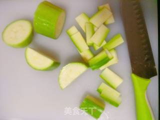 西葫炒肉的做法步骤：1