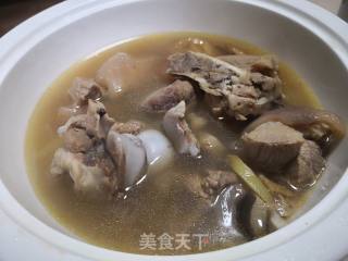 肘子炖香菇的做法步骤：3