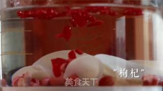 红枣花生玉木耳甜汤的做法步骤：3